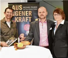  ?? Foto: Siegfried Kerpf ?? Paralympic­s Sieger Michael Teuber (v. l.) und Journalist Thilo Komma Pöllath stell ten sich im Augsburger Presseclub den Fragen der stellvertr­etenden Vorsitzend­en Sandra Strüving.