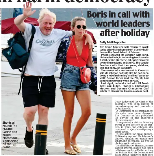  ?? ?? Shorts all round: The PM and Carrie don casual clothes for sightseein­g on the island