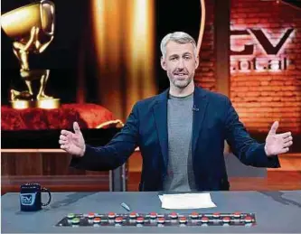  ?? Foto: dpa ?? Der Entertaine­r Sebastian Pufpaff moderiert die Sendung „TV total“seit 2021.