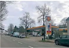  ?? FOTOS (ARCHIV): JUHA ?? Die Shell-Tankstelle an der Uerdinger Straße.