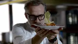  ??  ?? Chef Massimo Bottura