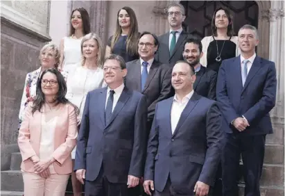  ?? Foto: GVA ?? Das neue Kabinett von Ministerpr­äsident Ximo Puig steht.