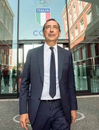  ?? (Imagoecono­mica) ?? Sindaco Giuseppe Sala ha chiesto che Milano sia la capofila del trittico di città candidate alle Olimpiadi. Domani risponderà alla lettera con le proposte del governo