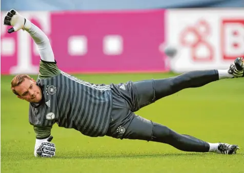  ?? Foto: Julian Stratensch­ulte, dpa ?? Im Outfit der Nationalma­nnschaft sah man Manuel Neuer schon lange nicht mehr. Letztmals trug er das Trikot mit dem Adler auf der Brust im Oktober 2016 gegen Nordirland. Ob es der Torwart zur WM schafft, ist eine der wichtigste­n Fragen im Umfeld der...