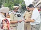  ?? HT PHOTO ?? ■ Police officials outside the residence of deceased Jaspinder Kaur (inset) in Mohali on Saturday.