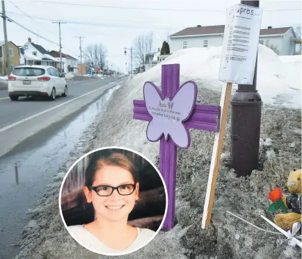  ?? PHOTOS JEAN-FRANÇOIS DESGAGNÉS ET D’ARCHIVES ?? La cohabitati­on est difficile entre les piétons et les véhicules à l’endroit où une croix a été plantée en mémoire d’anaïs Renaud ( en médaillon), happée mortelleme­nt le 1er mars 2018, sur la rue Principale.