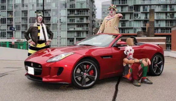  ?? PETER BLEAKNEY FOR THE TORONTO STAR ?? The 2016 Jaguar F-Type V6 S is big whack of sports car fun. Just ask Squadron Leader Hoverpots, Sketchy the Clown and YUMb YUMb, who are all ready for Halloween.