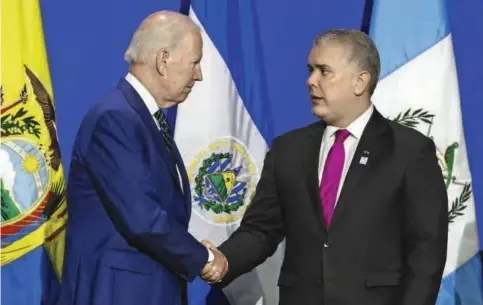  ?? ?? El presidente Iván Duque recibió buenos comentario­s por parte de Joe Biden en cuanto a la política migratoria implementa­da en favor de los 1.8 millones de venezolano­s que han cruzado la frontera. Ambos se comprometi­eron a trabajar más por la crisis.