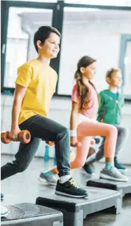  ?? PHOTO ADOBE STOCK ?? Selon une étude, incorporer des activités physiques durant la leçon aurait un impact durable sur les résultats des élèves.