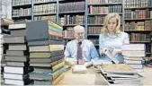  ?? MARY ALTAFFER/AP 2007 ?? Fred Bass, co-owner of the Strand bookstore, sorts a batch of books with his daughter Nancy Bass Wyden.