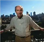  ?? (Eric Thayer/Reuters) ?? PHILIP ROTH stands with New York City’s Central Park in the background in 2010.