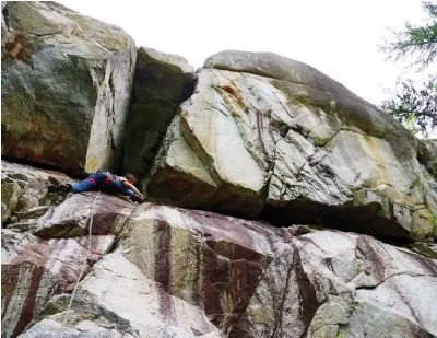  ??  ?? Right: Taran Ortlieb on the first ascent of White Raven 5.12b, Fjord Guard, Squamish, B.C.