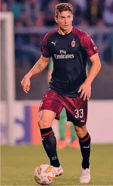  ??  ?? Mattia Caldara, 24 anni, prima stagione con il Milan