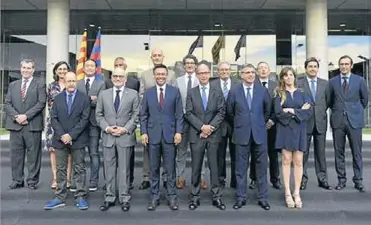  ??  ?? En la candidatur­a inicial de Bartomeu había dos mujeres. Paco Seirul.lo fue una de las personas de máxima confianza de Guardiola. El Empire State Building, con los colores del Barça