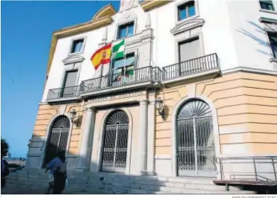  ?? JOAQUÍN HERNÁNDEZ ‘KIKI’. ?? La Audiencia Provincial de Cádiz, donde se celebró la vista oral.