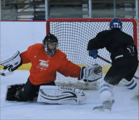  ?? STAN HUDY SHUDY@DIGITALFIR­STMEDIA.COM @STANHUDY ON TWITTER ?? The Blue Straks will again look to stop two downstate powers from putting the puck in the net during this weekend’s Don Kauth Memorial Tournament Saturday and Sunday at the Saratoga Springs Ice Rink.