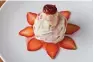  ??  ?? Pavlova with strawberri­es MORE THAN PHP 2,000 PER PERSON