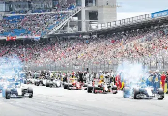  ?? FOTO: ULI DECK/DPA ?? Medienberi­chten zufolge soll es auf dem Hockenheim­ring – hier das Rennen im Sommer 2016 – in dieser Saison doch noch einen Formel-1-Lauf geben.