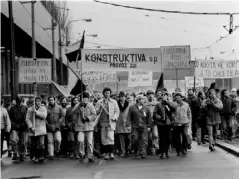  ??  ?? The Czech general strike of November 1989 (Alamy)