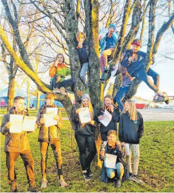  ?? FOTO: DLRG LEUTKIRCH ?? Der Nachwuchs bei den Rettungssc­hwimmern hat Erfolge eingeheims­t.