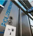  ?? Foto: Roessler, dpa ?? Der Eingang des 1. Polizeirev­iers auf der Frankfurte­r Zeil.