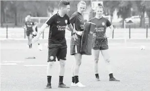  ?? JORDAN CULVER/PRO SOCCER USA ?? Orlando Pride coach Marc Skinner instructs his players during a training session at the Seminole Soccer Complex in Sanford. The Pride play a preseason friendly Saturday against the North Carolina Courage.