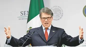  ??  ?? Rick Perry, secretario de Energía de EU, visitó México el jueves.