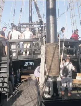  ?? Fotos: CCN-Archiv ?? Die Nao Victoria ankert im Hafen von Águilas und kann bis zum 16. November für vier Euro besichtigt werden.