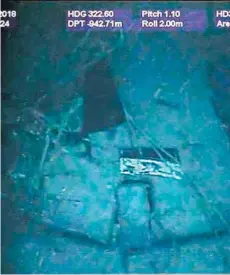  ??  ?? ► Según la Armada de Argentina, esa imagen muestra la vela del submarino.