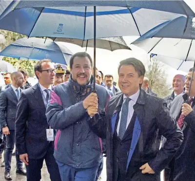  ?? (Ansa) ?? A Roma
Il premier Giuseppe Conte, 54 anni, arriva alla festa della Polizia con il ministro dell’interno, Matteo Salvini, 46 anni