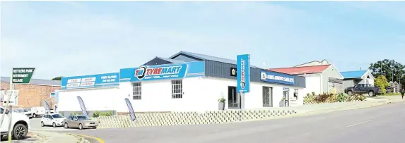  ?? Pictures: SUPPLIED ?? CONVENIENC­E: Tyremart’s Port Alfred store and workshop is convenient­ly located on the intersecti­on of the R67 from Bathurst and Horton Road, at the entrance to the town’s industrial area.