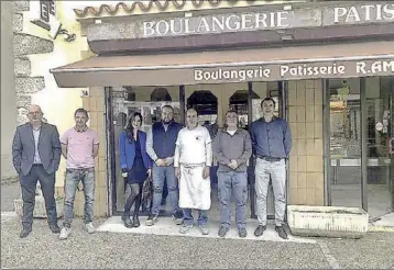  ?? ?? Reprise de l’ancienne boulangeri­e-pâtisserie Amiel par M. Mohamed Beji