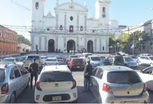  ??  ?? La primera automisa se realizó en la Catedral de Asunción.