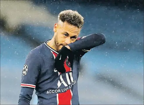  ?? PHIL NOBLE / REUTERS ?? Neymar vivió una de sus noches más amargas en el Etihad Stadium y se marchó de vacío