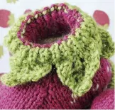  ??  ?? Work each of the Leaves separately, after knitting the Cuff section of the Bootee.