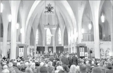  ??  ?? There was not an empty seat to be found at the 25th annual Canadian Organ &amp; Tissue Donors Associatio­n ceremony in Sherbrooke on Friday.