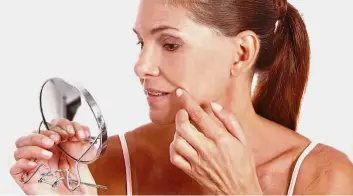  ?? — TNS ?? Dry skin shrivels plump skin cells, which can lead to premature fine lines and wrinkles. Though moisturise­rs can’t prevent wrinkles, they may temporaril­y mask tiny lines and creases.