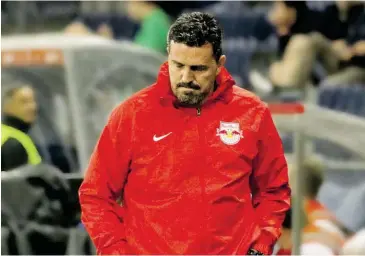  ?? BILD: SN/APA/DANIEL KRUG ?? Salzburg-Trainer Óscar García konnte mit dem Ergebnis zufrieden sein. Der Spanier sah aber auch viele Leerläufe.