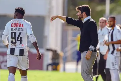  ??  ?? Luís Freire, de 34 anos, renovou o contrato com o Nacional por duas temporadas