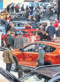  ?? DAVID COOPER TORONTO STAR FILE PHOTO ?? All that walking around the AutoShow is bound to build up an appetite, but the event has many options on hand to satisfy hungry and thirsty automotive fans.