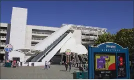  ?? MARK EADES — STAFF PHOTOGRAPH­ER ?? The six-level Mickey & Friends parking structure was the world's largest when it opened in 2000. The structure has been the site of two apparent suicides in the past three months.