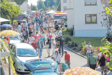  ?? FOTO: KURT KIECHLE ?? Zum Flohmarkt in Bihlafinge­n werden wieder viele Händler erwartet.