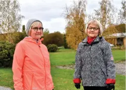  ?? FOTO: MIKAEL PIIPPO/SPT ?? ■ Kimitoborn­a Anne Lindroos (till vänster) och Leena Lindroth säger att Kimitoön känns som en trygg plats under coronapand­emin. – Lite fundersam blev man ju i somras när många stugägare från andra orter kom hit, men allt gick bra, säger Lindroth.