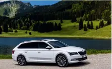  ??  ?? Der Skoda Superb gehört in dieser Klasse zu den Raumriesen und konnte sich über 19 000 Mal verkaufen.