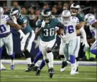  ?? MICHAEL AINSWORTH — THE ASSOCIATED PRESS ?? Philadelph­ia Eagles running back Jay Ajayi (36) carries the ball for a long run against the Dallas Cowboys during the second half of Sunday’s win.