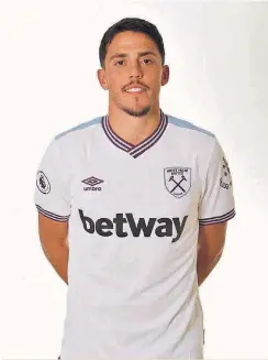  ??  ?? Pablo Fornals ya luce su nueva camiseta del West Ham