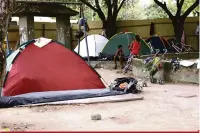  ?? Antonio Cruz/Agência Brasil ?? Venezuelan­os em acampament­o em Boa Vista, em abril deste ano