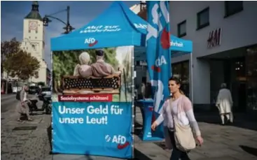  ??  ?? Verkiezing­sstandje van de AfD in Deggenhof.