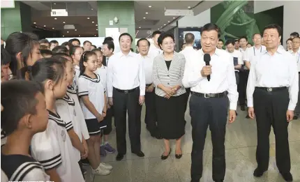  ??  ?? Liu Yunshan, a member of the Standing Committee of the Political Bureau of the Communist Party of China (CPC) Central Committee, visits China Science and Technology Museum in Beijing, China on September 17, 2017, the annual day for science popularisa­tion in China.