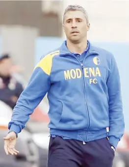  ??  ?? Il tecnico del Modena, Hernan Crespo, 40 anni, debuttante in B